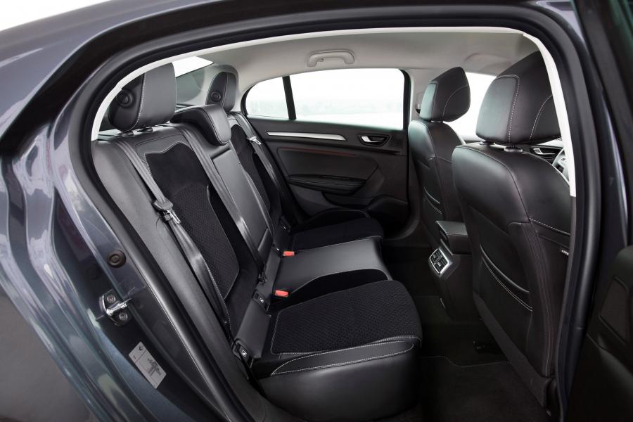 Интерьер Renault Megane Sedan 2016 года  (фото 33 из 52)